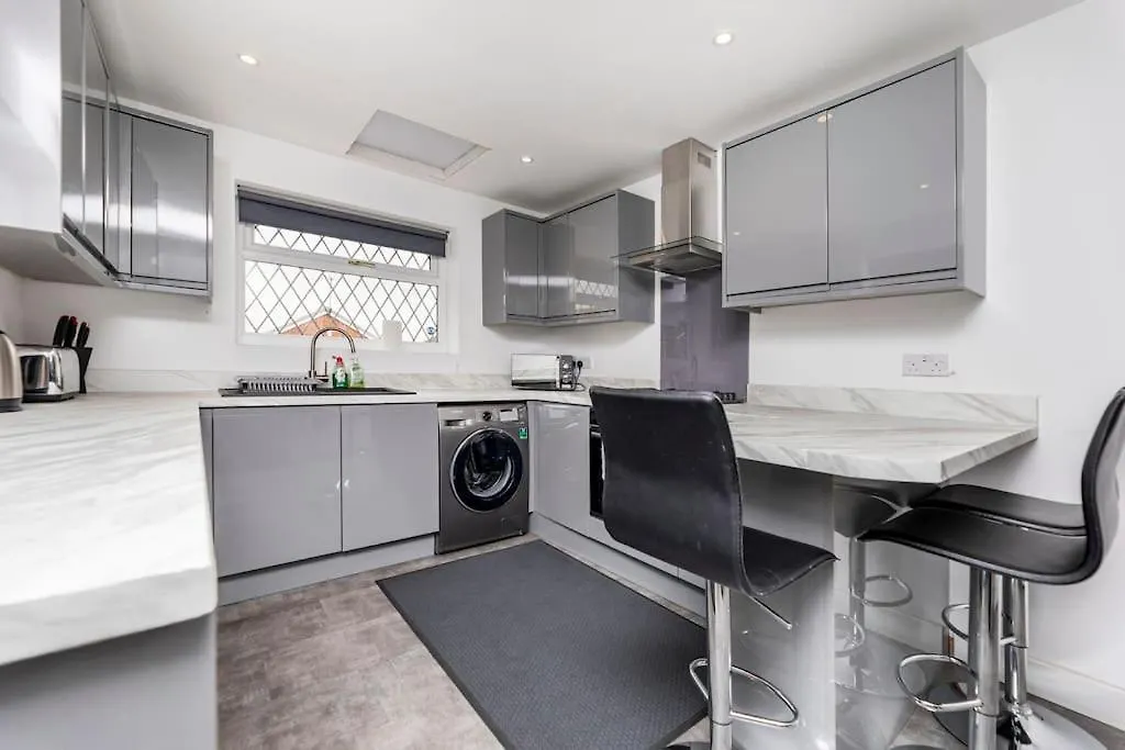 Luxurious Detached Bungalow Batley Villa