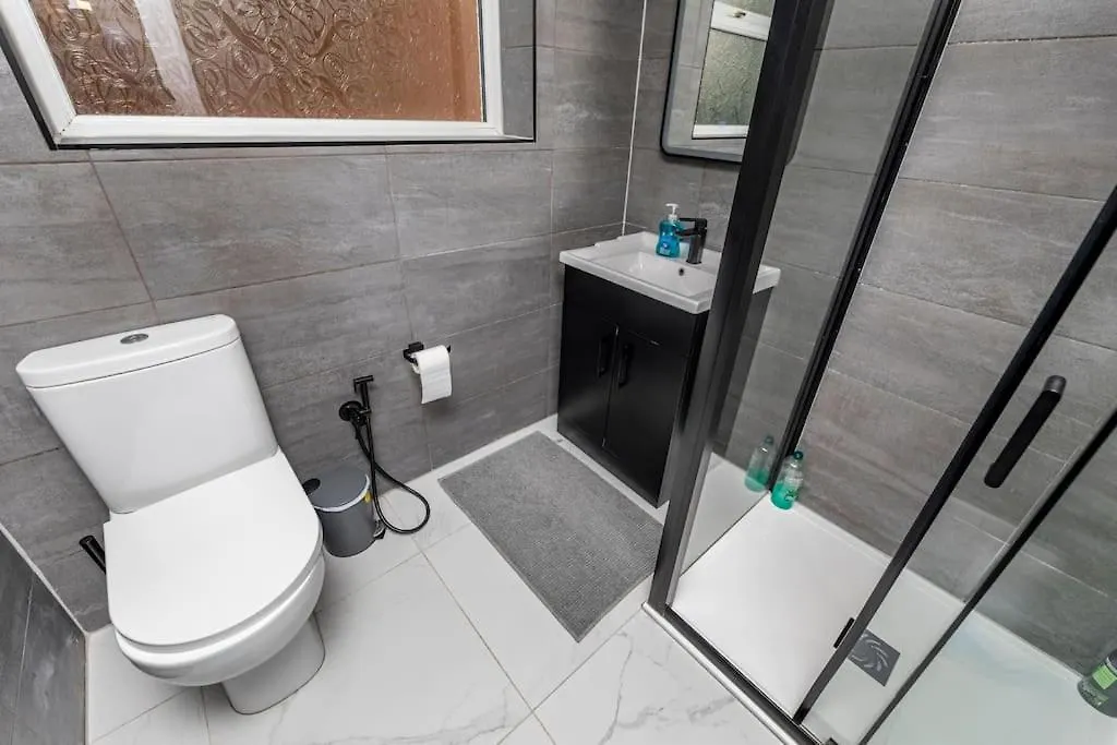 Luxurious Detached Bungalow Batley Villa